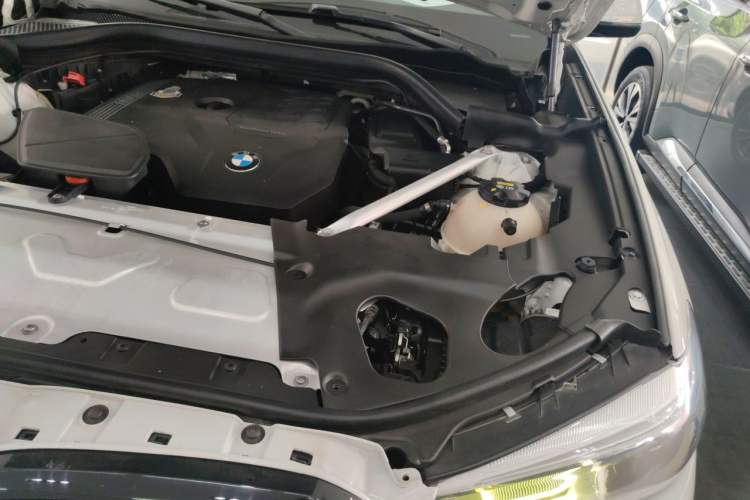 Used BMW X4 2020 xDrive25i M Sport Package Engine Bay Left