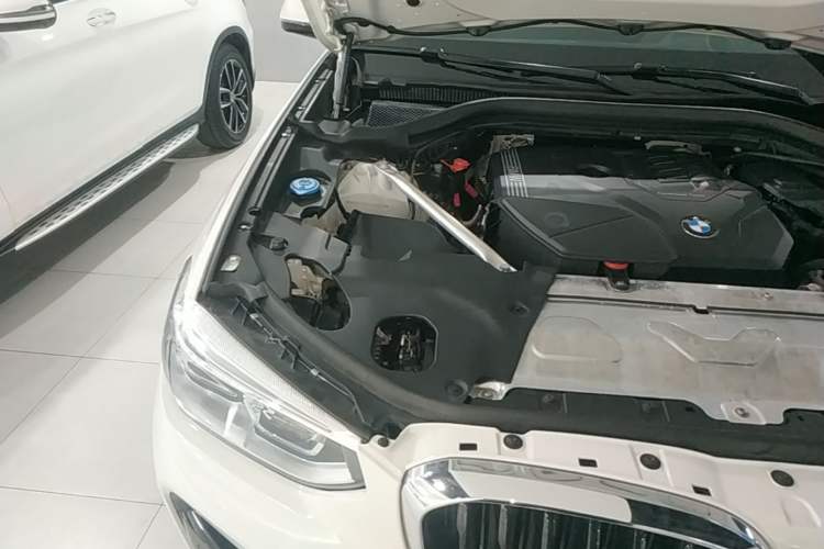 Used BMW X4 2020 xDrive25i M Sport Package Engine Bay Right