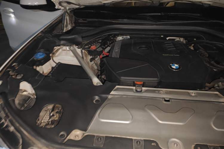 Used BMW X4 2020 xDrive25i M Sport Package Engine Bay Right