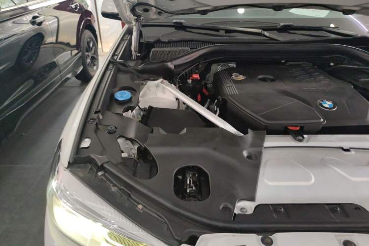 Used BMW X4 2020 xDrive25i M Sport Package Engine Bay Right
