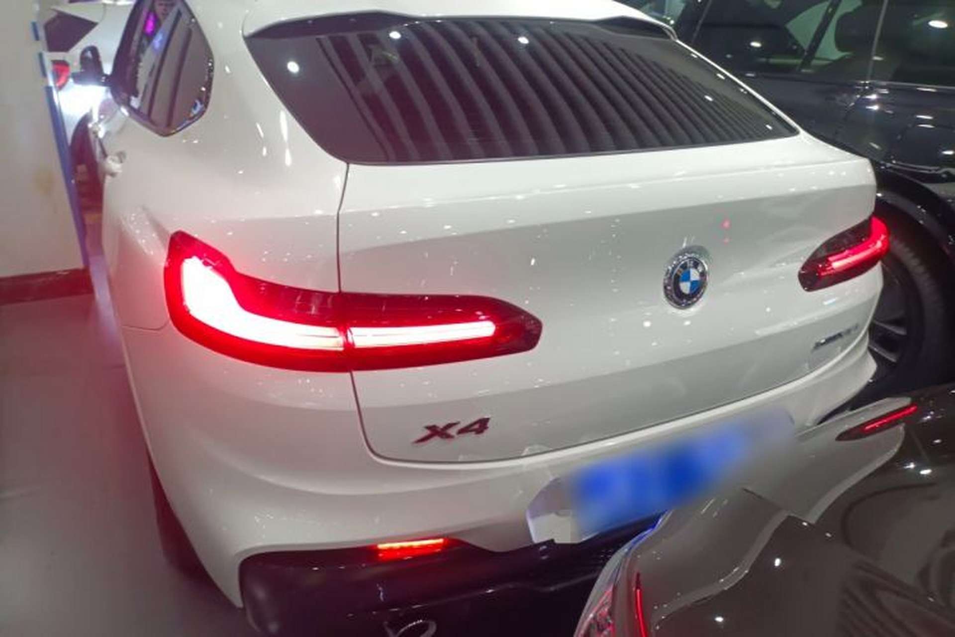 Used BMW X4 2020 xDrive25i M Sport Package Exterior 4