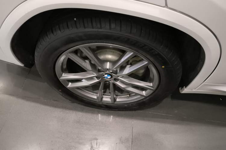 Used BMW X4 2020 xDrive25i M Sport Package Exterior 4