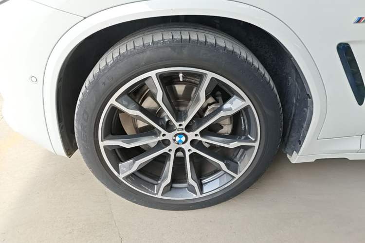Used BMW X4 2020 xDrive30i M Sport Package Exterior 4