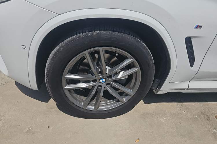 Used BMW X4 2020 xDrive25i M Sport Package Exterior 4