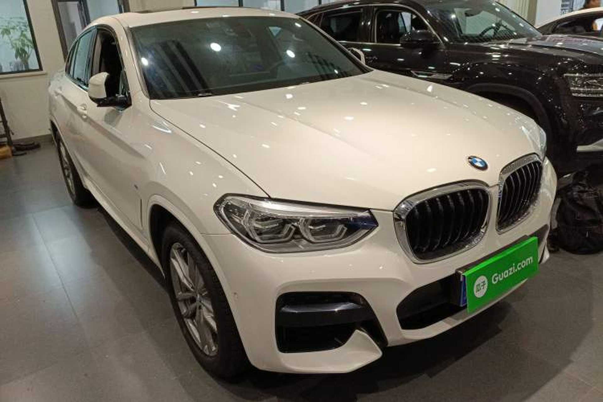 Used BMW X4 2020 xDrive25i M Sport Package Front Right 45 Deg