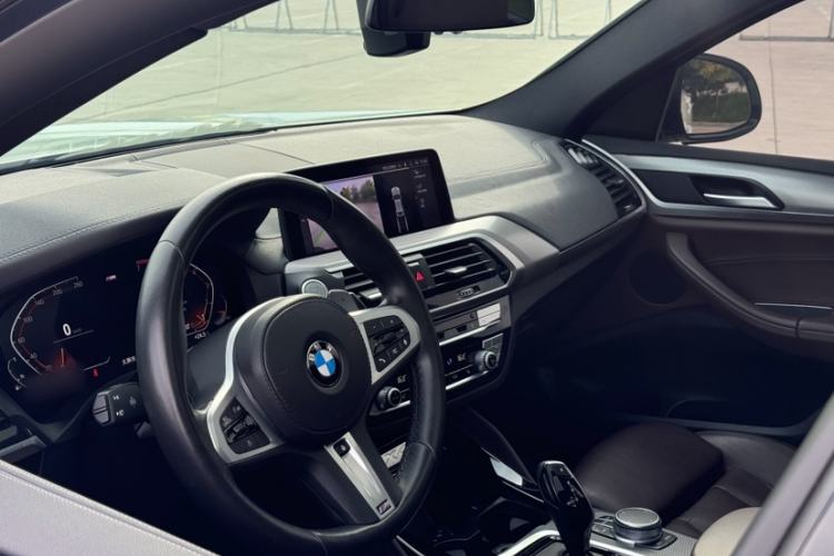 Used BMW X4 2020 xDrive25i M Sport Package Interior 1