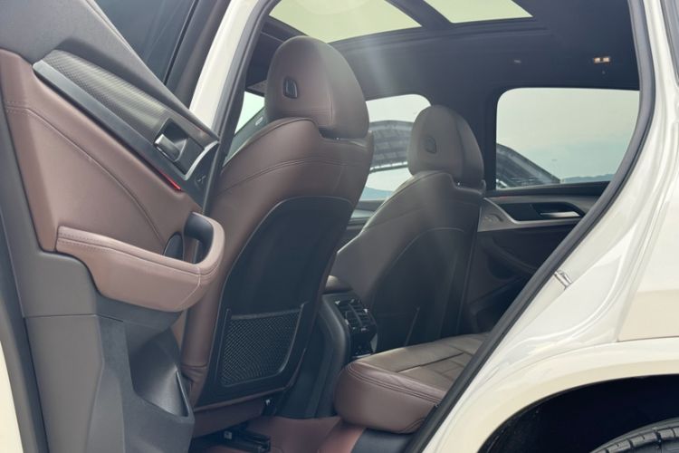 Used BMW X4 2020 xDrive25i M Sport Package Interior 10
