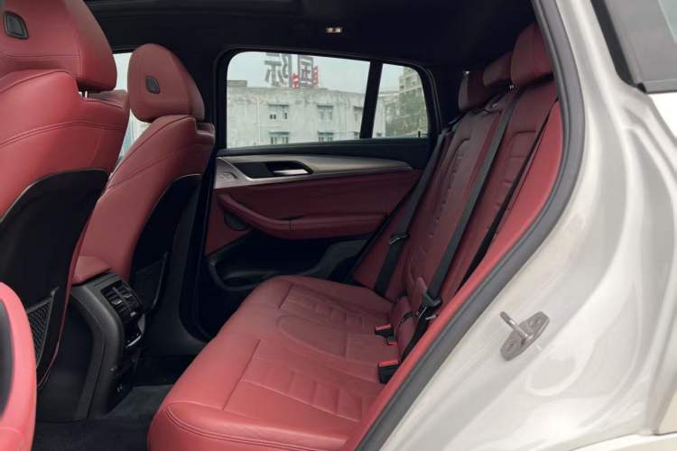 Used BMW X4 2020 xDrive30i M Sport Package Interior 3