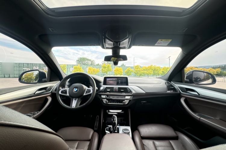 Used BMW X4 2020 xDrive25i M Sport Package Interior 3