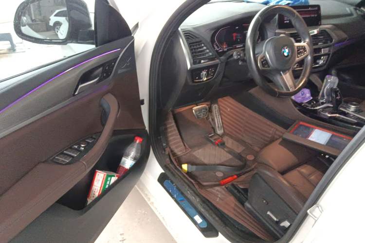 Used BMW X4 2020 xDrive25i M Sport Package Interior 3