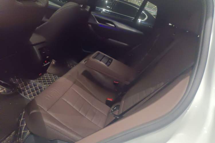 Used BMW X4 2020 xDrive25i M Sport Package Interior 4