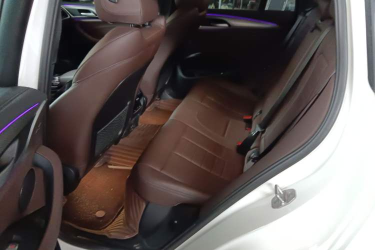 Used BMW X4 2020 xDrive25i M Sport Package Interior 4