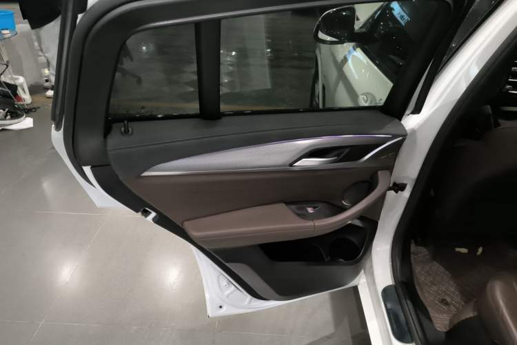 Used BMW X4 2020 xDrive25i M Sport Package Interior 5