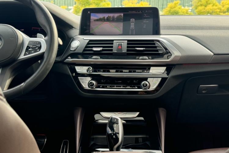 Used BMW X4 2020 xDrive25i M Sport Package Interior 7