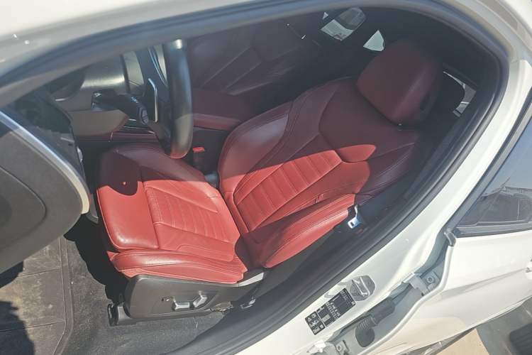 Used BMW X4 2020 xDrive25i M Sport Package Left Front Seat