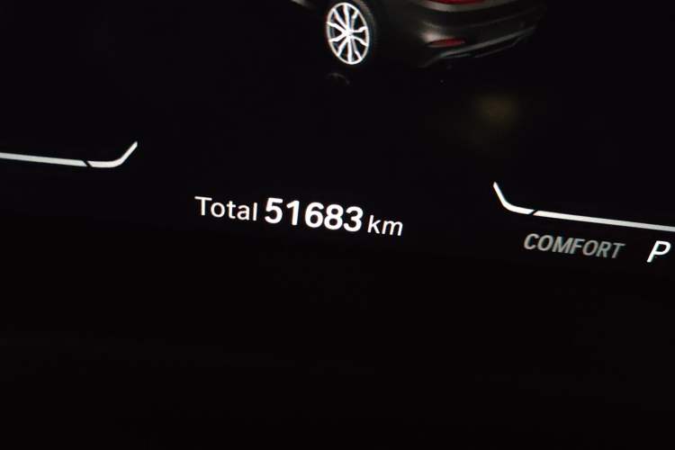 Used BMW X4 2020 xDrive25i M Sport Package Odometer Close Up