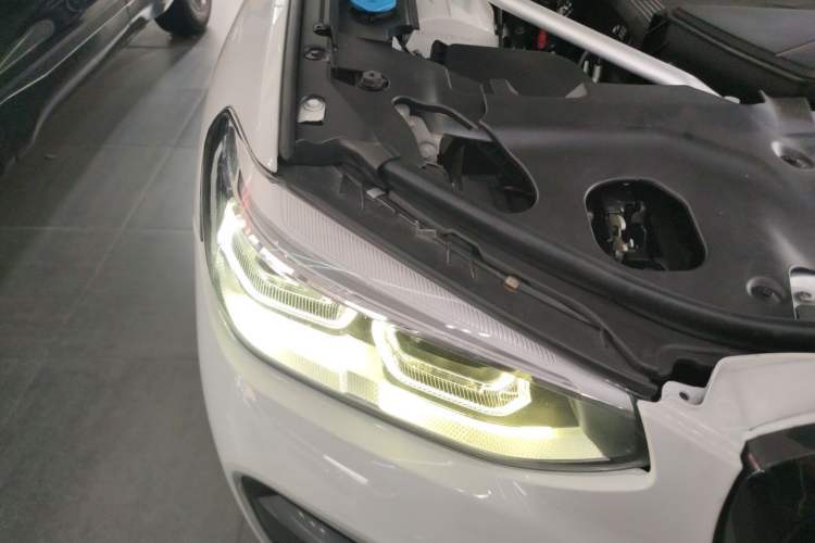 Used BMW X4 2020 xDrive25i M Sport Package Right Front Headlight