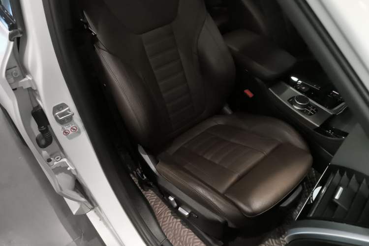 Used BMW X4 2020 xDrive25i M Sport Package Right Front Seat