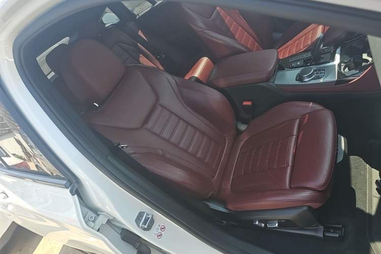 Used BMW X4 2020 xDrive25i M Sport Package Right Front Seat