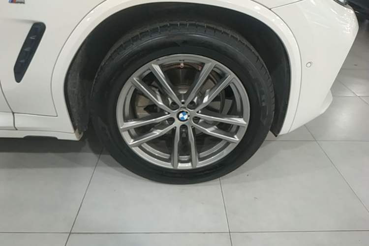 Used BMW X4 2020 xDrive25i M Sport Package Right Front Wheel Hub
