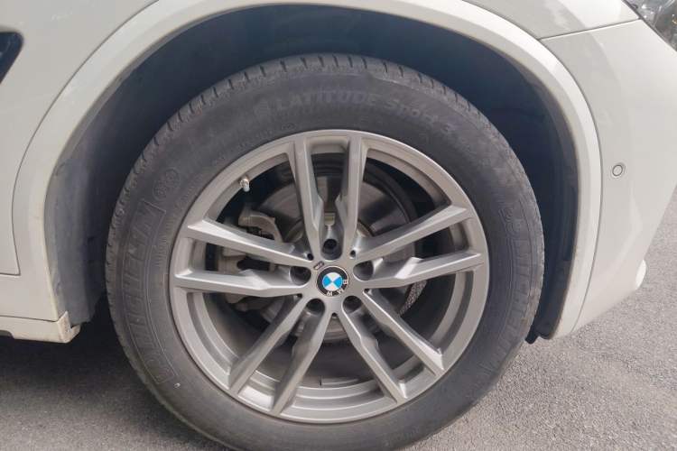 Used BMW X4 2020 xDrive25i M Sport Package Right Front Wheel Hub