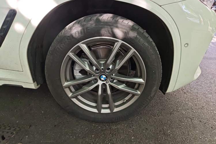 Used BMW X4 2020 xDrive25i M Sport Package Right Front Wheel Hub