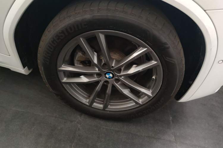 Used BMW X4 2020 xDrive25i M Sport Package Right Front Wheel Hub