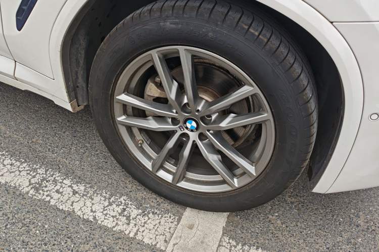 Used BMW X4 2020 xDrive25i M Sport Package Right Front Wheel Hub