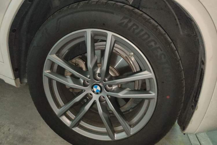 Used BMW X4 2020 xDrive25i M Sport Package Right Front Wheel Hub