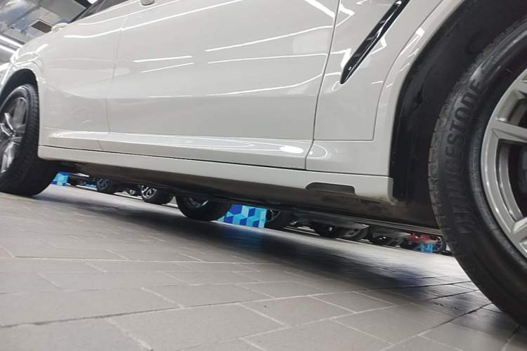 Used BMW X4 2020 xDrive25i M Sport Package Right Side Sill
