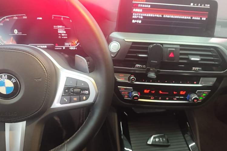 Used BMW X4 2021 Restyled xDrive 25i M Sport Package Audio And AC Panel