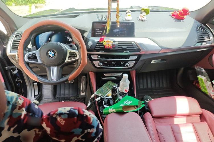 Used BMW X4 2021 Restyled xDrive 30i M Sport Night Edition Package Center Console
