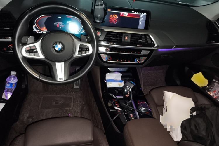 Used BMW X4 2021 xDrive 25i M Sport Package Center Console