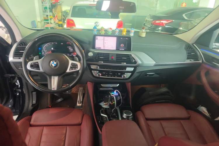 Used BMW X4 2021 xDrive 25i M Sport Package Center Console