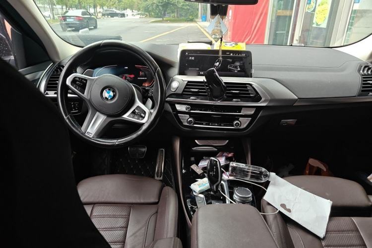 Used BMW X4 2021 xDrive 25i M Sport Package Center Console