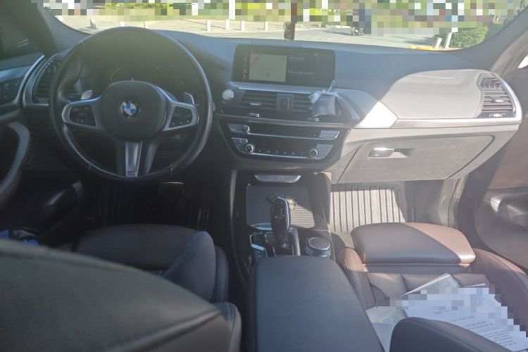 Used BMW X4 2021 xDrive 30i M Sport Night Edition package Center Console