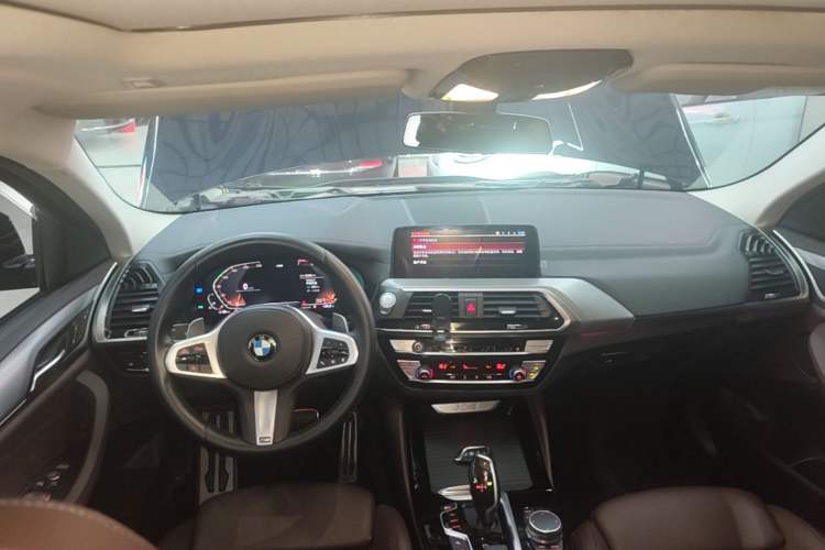 Used BMW X4 2021 Restyled xDrive 25i M Sport Package Center Console