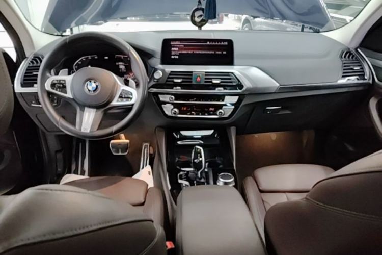 Used BMW X4 2021 xDrive 25i M Sport Package Center Console