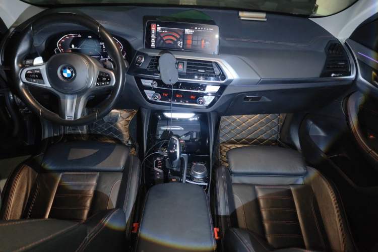 Used BMW X4 2021 xDrive 25i M Sport Package Center Console