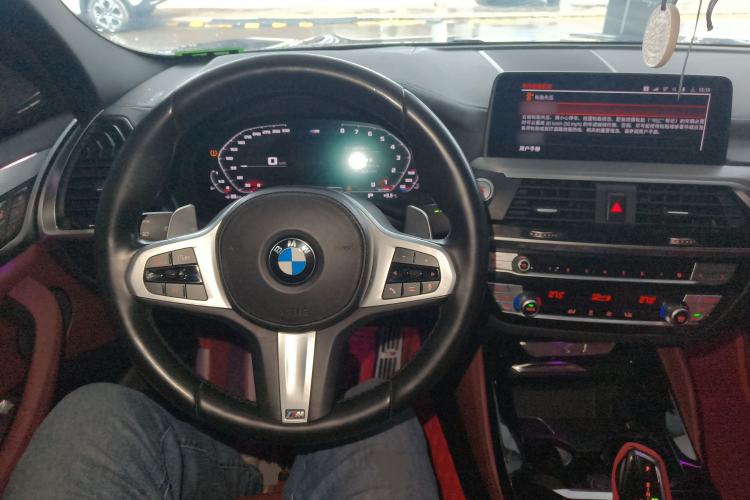 Used BMW X4 2021 xDrive 25i M Sport Night Edition package Center Console