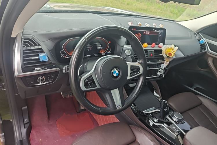 Used BMW X4 2021 Restyled xDrive 25i M Sport Package Center Console