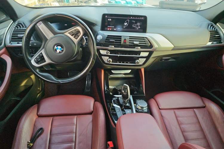 Used BMW X4 2021 xDrive 25i M Sport Night Edition package Center Console