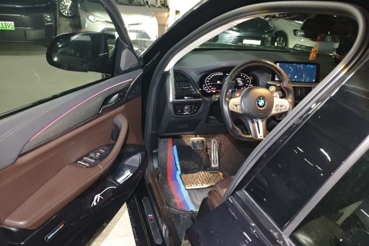 Used BMW X4 2021 xDrive 25i M Sport Package Driver Seat