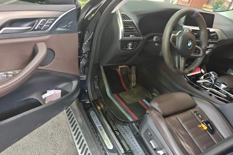Used BMW X4 2021 xDrive 25i M Sport Package Driver Seat