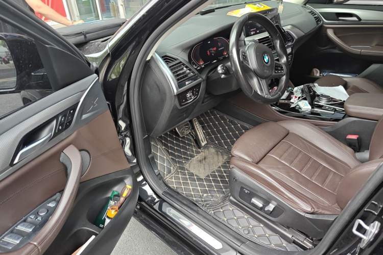 Used BMW X4 2021 xDrive 25i M Sport Package Driver Seat