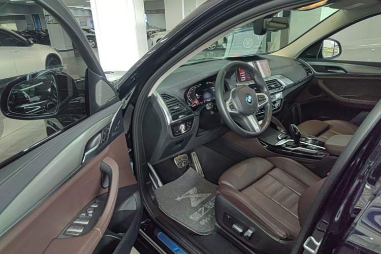 Used BMW X4 2021 xDrive 25i M Sport Package Driver Seat
