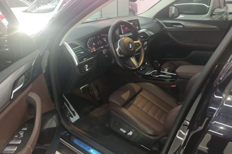 Used BMW X4 2021 Restyled xDrive 25i M Sport Package Driver Seat