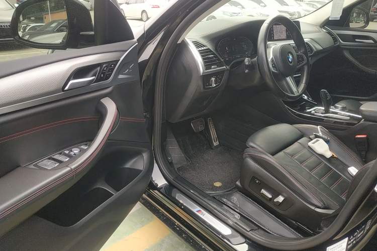 Used BMW X4 2021 xDrive 25i M Sport Package Driver Seat