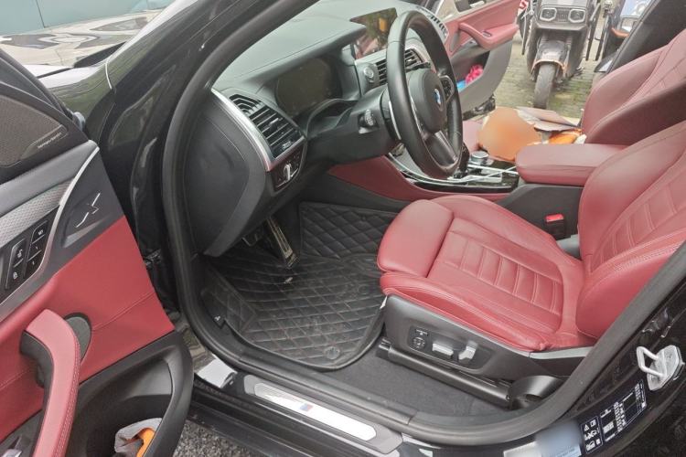 Used BMW X4 2021 xDrive 30i M Sport Night Edition package Driver Seat