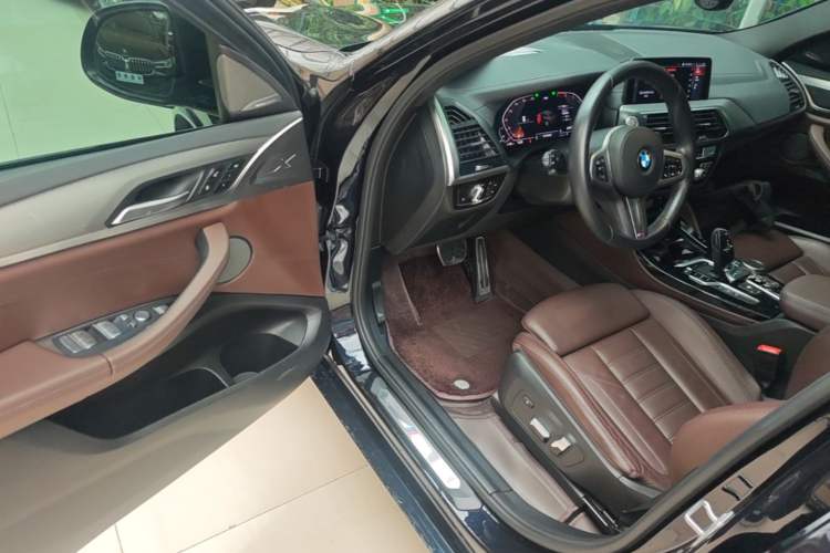 Used BMW X4 2021 Restyled xDrive 25i M Sport Night Edition Package Driver Seat